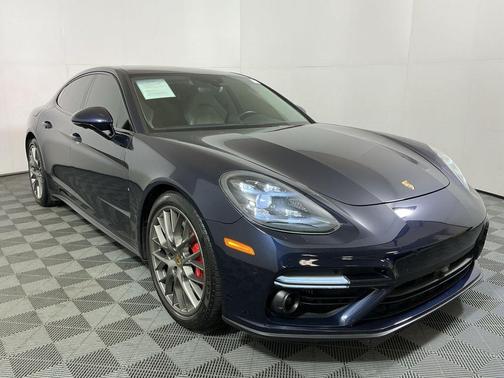2017 Porsche Panamera Turbo