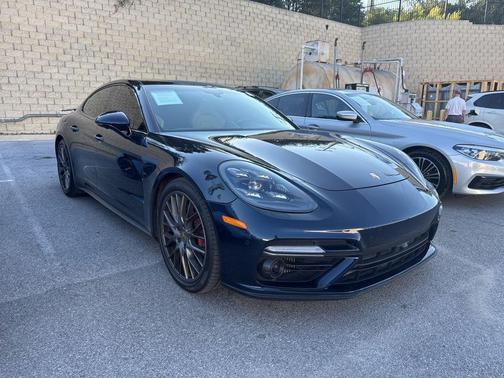 2017 Porsche Panamera Turbo