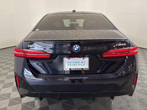 2024 BMW i5 M60