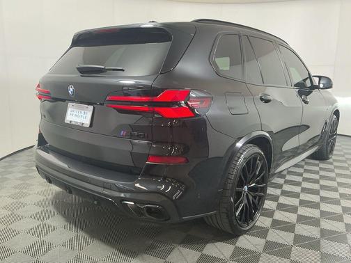 2025 BMW X5 M60i