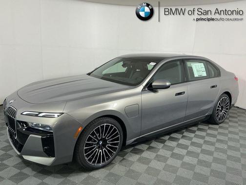 2026 BMW 750e i xDrive