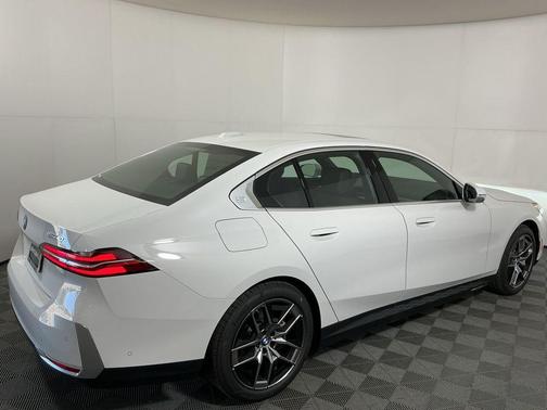 2026 BMW i5 eDrive40