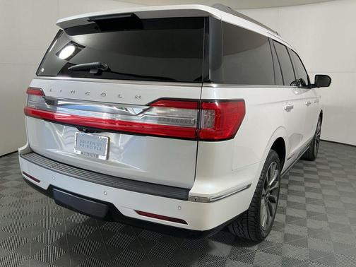 2019 Lincoln Navigator Select