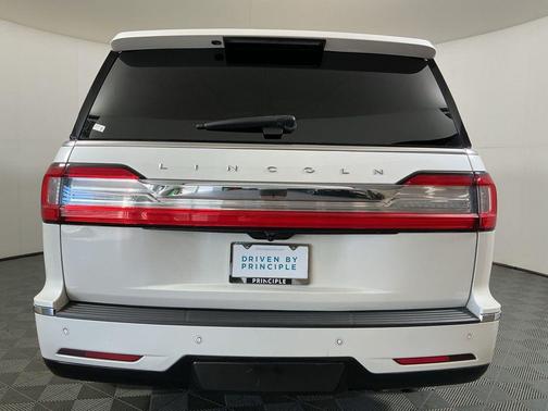 2019 Lincoln Navigator Select
