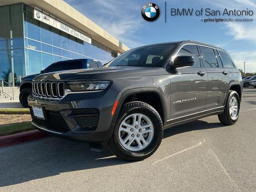 2023 Jeep Grand Cherokee Laredo