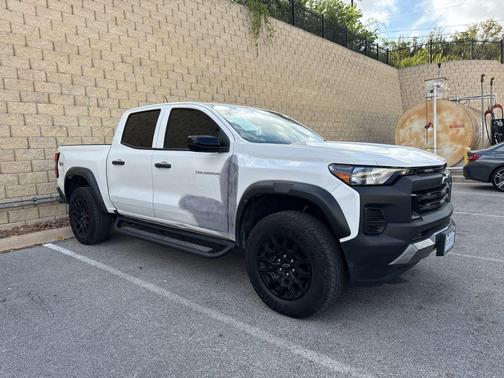Summit White 2024 Chevrolet Colorado Trail Boss