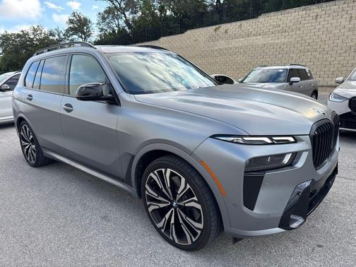 Frozen Pure Grey Metallic 2025 BMW X7 M60i
