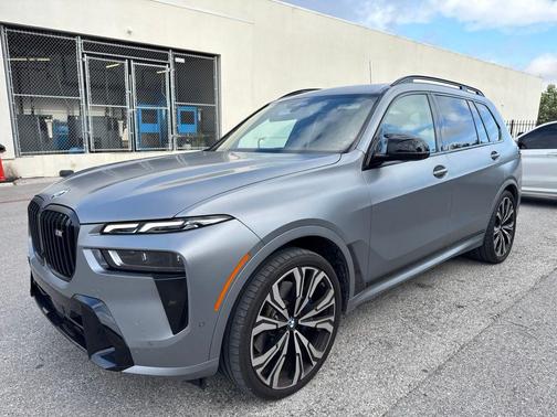Frozen Pure Grey Metallic 2025 BMW X7 M60i