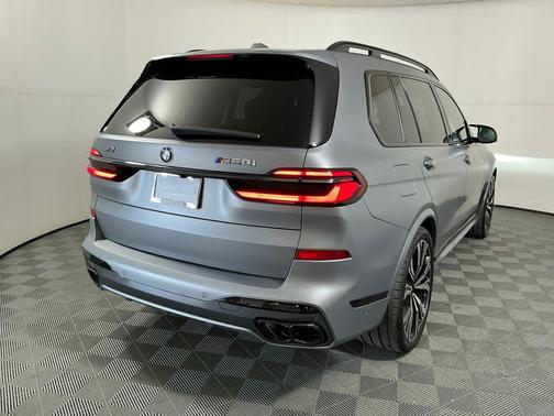 Frozen Pure Grey Metallic 2025 BMW X7 M60i
