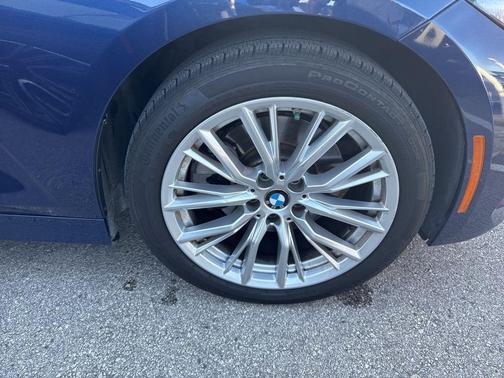 2024 BMW 330 330i Sedan