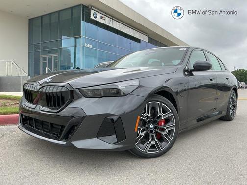 Dark Graphite Metallic 2026 BMW 550e xDrive