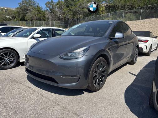 2022 Tesla Model Y Long Range Dual Motor All-Wheel Drive