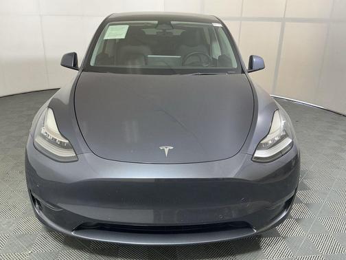 2022 Tesla Model Y Long Range Dual Motor All-Wheel Drive