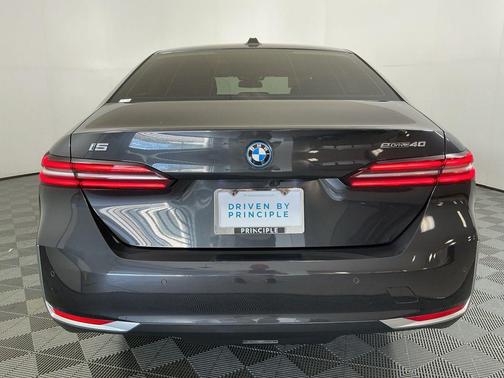 2024 BMW i5 eDrive40