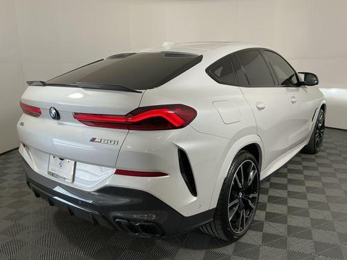 2025 BMW X6 M60i