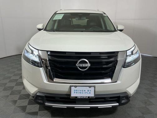 2023 Nissan Pathfinder Platinum 4WD