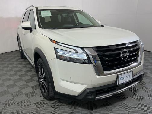 2023 Nissan Pathfinder Platinum 4WD