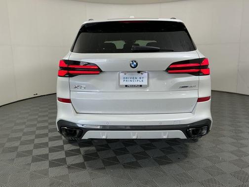 Mineral White Metallic 2026 BMW X5 xDrive40i