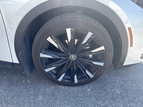 2023 Toyota Crown Platinum