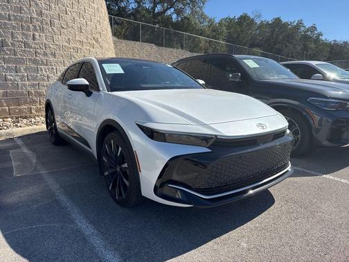 2023 Toyota Crown Platinum