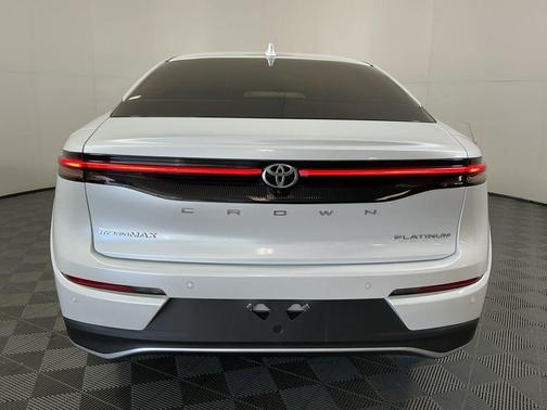 2023 Toyota Crown Platinum