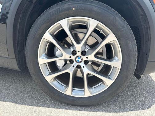 Black Sapphire Metallic 2022 BMW X5 xDrive40i