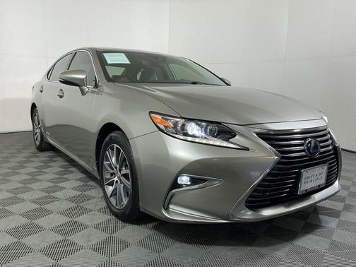 2017 Lexus ES 300h Base