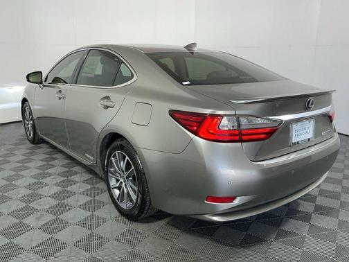 2017 Lexus ES 300h Base