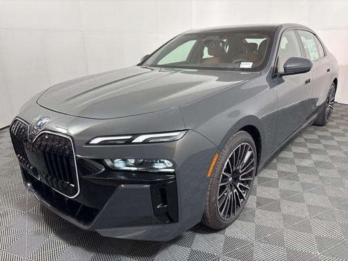 2025 BMW 760 xDrive