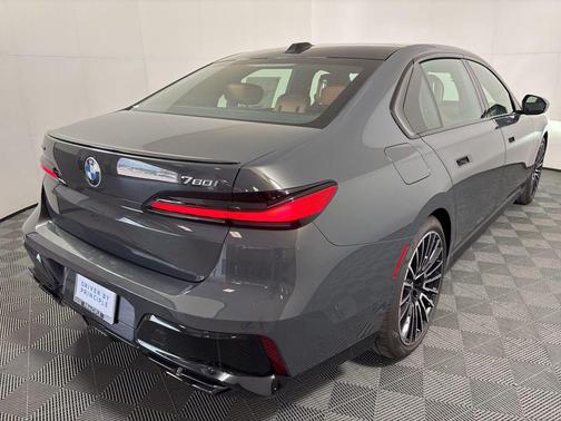 2025 BMW 760 xDrive