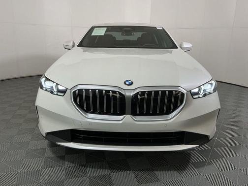 2025 BMW 530 530i