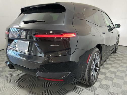 2025 BMW iX xDrive50