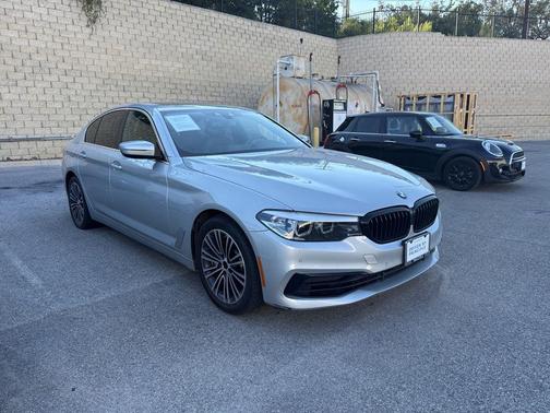 2020 BMW 530 530i