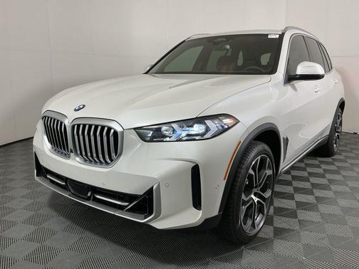 Mineral White Metallic 2026 BMW X5 xDrive40i