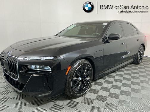 2025 BMW 750e i xDrive