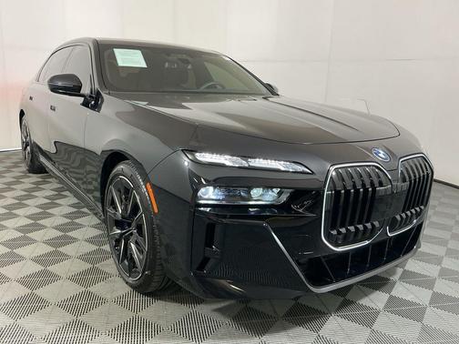 2025 BMW 750e i xDrive