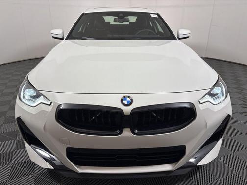 2025 BMW 230 i