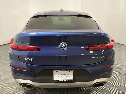 2023 BMW X4 xDrive30i