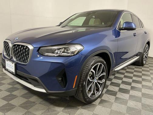 2023 BMW X4 xDrive30i