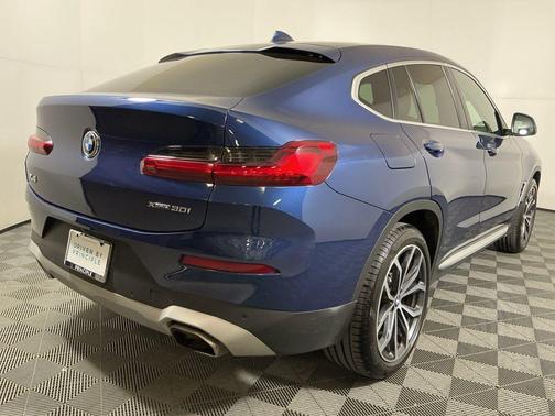 2023 BMW X4 xDrive30i