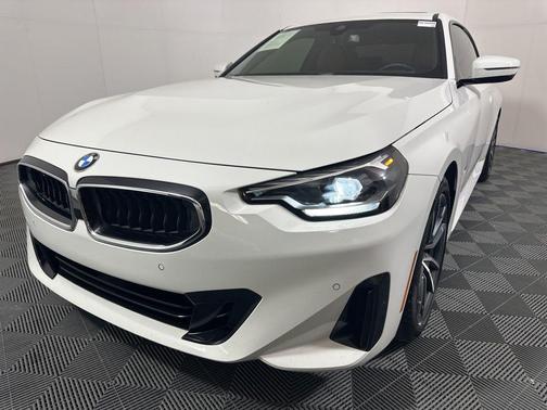 2024 BMW 230 i