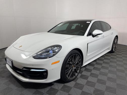 2023 Porsche Panamera Platinum Edition