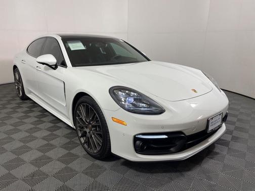 2023 Porsche Panamera Platinum Edition