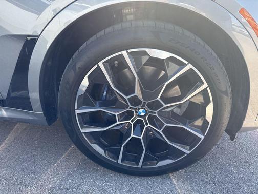 2024 BMW X7 M60i