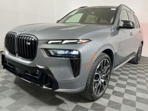 2024 BMW X7 M60i