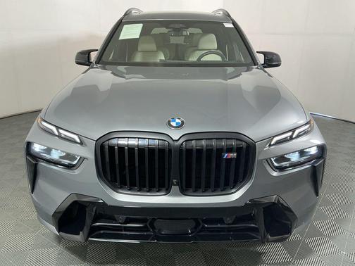 2024 BMW X7 M60i