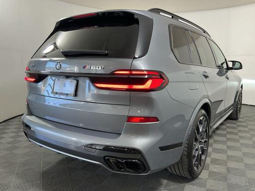 2024 BMW X7 M60i