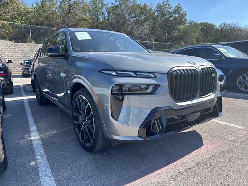 2024 BMW X7 M60i