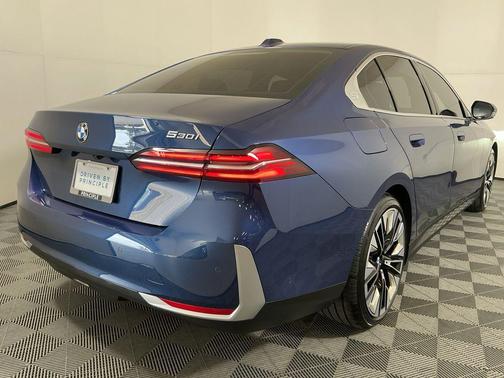 2025 BMW 530 530i