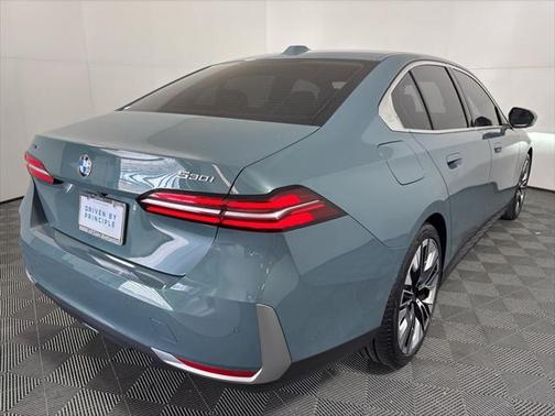 2024 BMW 530 i xDrive